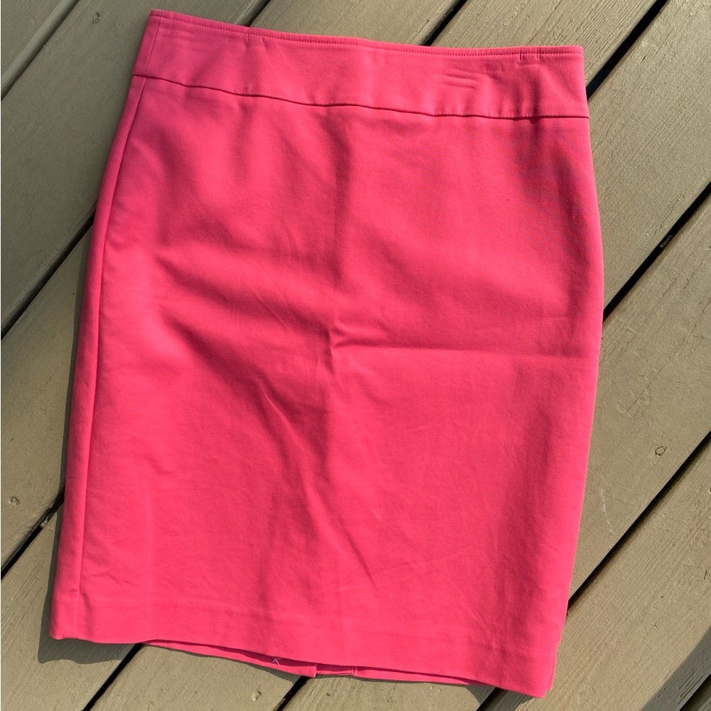 Ann Taylor - Fuschia color midi lined pencil skirt, Size: 8